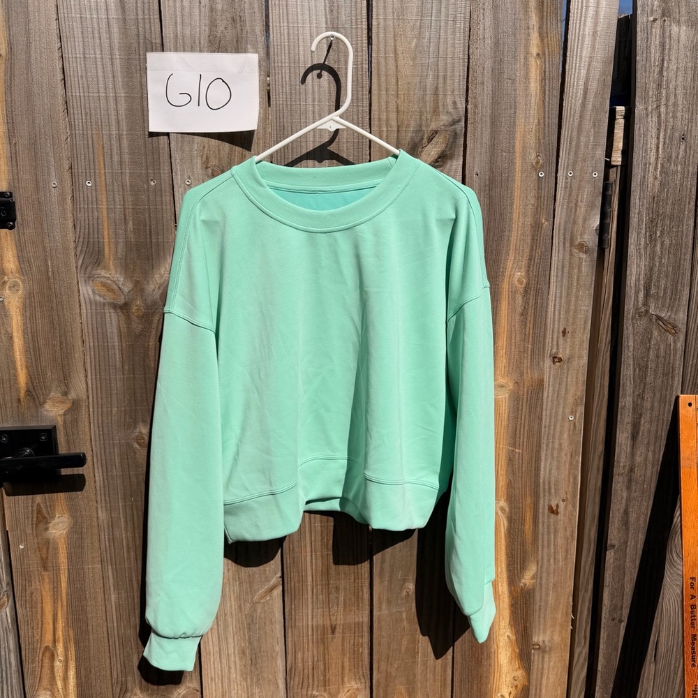 Lululemon Perfectly Oversized Cropped Crew *Softstreme Size 8